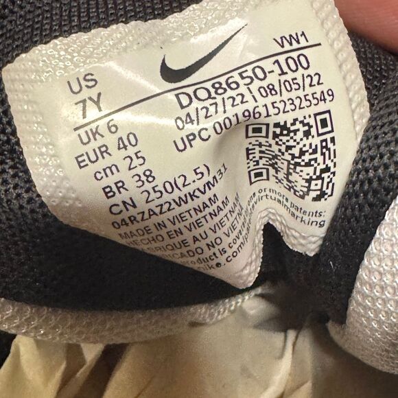 Nike Youth Lot of 3 LeBron Witness 7 GS Basketball Sneakers DQ8650-100 6.5 & 7 - Picture 15 of 16